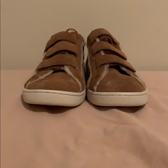 Brand new Ugg Sneakers - Picture 4 of 4